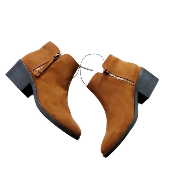 Forever 21 Beautiful Carmel Brown Suede booties. Mild point toe. - Picture 1 of 6